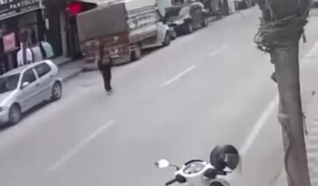 Küçük kıza çarptı, arkasına bile bakmadan kaçtı! (VİDEO HABER)