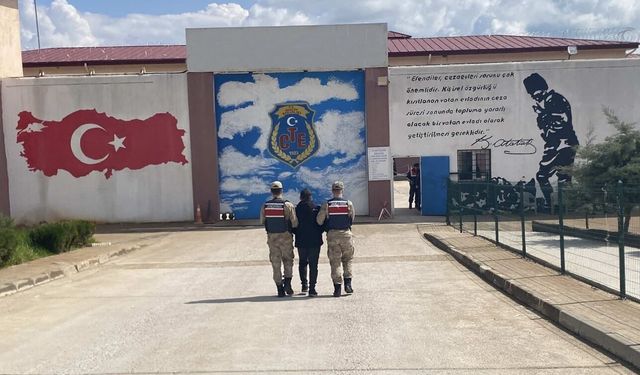 Gaziantep'te şok olay! Firari şahıs yakayı ele verdi...