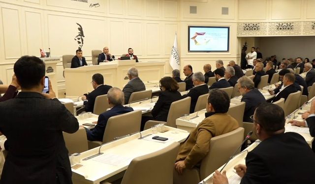 Gaziantep Büyükşehir Meclisinde ‘Fahri Hemşehrilik’ krizi! Mecliste sinirler gerildi… İşte yaşanalar!