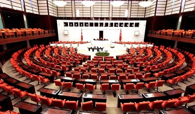 Özgür Özel ve 11 milletvekili hakkında dokunulmazlık dosyası TBMM'de
