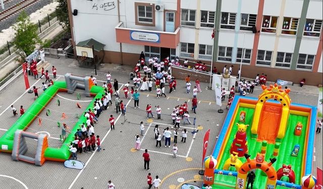Şehitkamil'den köy okulunda renkli şenlik! Öğrencilerin unutamayacağı anlara sahne oldu