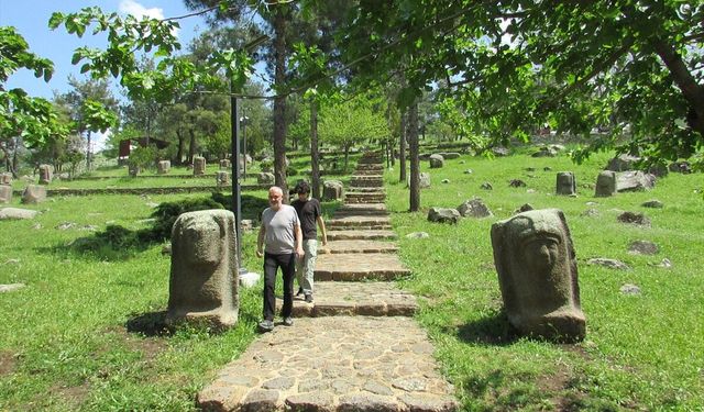 Gaziantep’te Yesemek Açık Hava Müzesi ziyaretçi akınına uğruyor! Binlerce kişi ziyaret etti