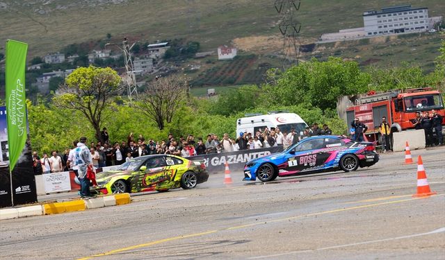 Türkiye Drift Şampiyonası'nın ikinci yarışı Gaziantep'te tamamlandı! Vatandaşlar yoğun ilgi gösterdi
