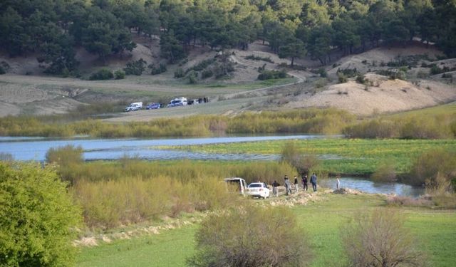 Kübra Yapıcı'nın cesedinin bir bölümü Korkuteli Barajı'nda aranıyor