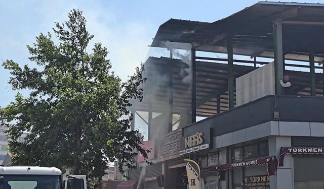 Gaziantep'te muhasebeciler çarşısında korkutan yangın!