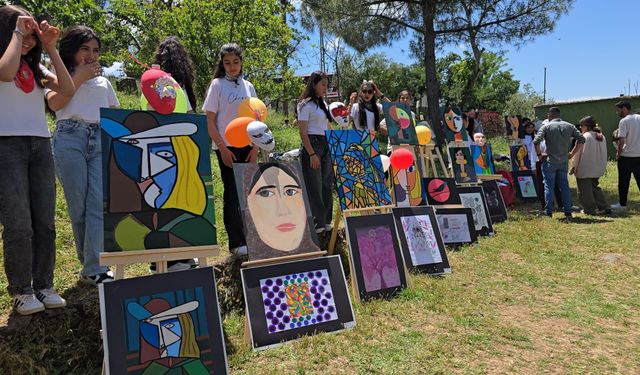 Gaziantep’te 500 öğrencinin eserleri sanatseverlerle buluştu