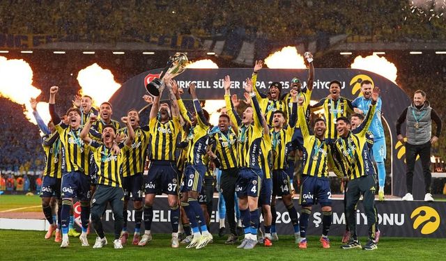 Fenerbahçe'nin şampiyonluk hasreti 12 yıla çıktı