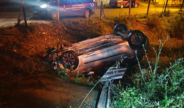 Kanala uçan araç hurdaya döndü! Aracı bırakıp kaçmışlar...