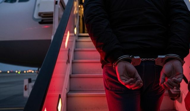 Firarilere dev operasyon! 27'si kırmızı bültenle aranan 48 suçlu Türkiye’ye getirildi