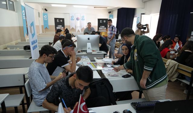 Gaziantep Üniversitesi’nde 15 Temmuz Manşetleri Gazetecilik Atölyesi düzenlendi