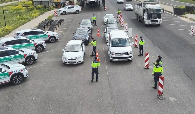 Gaziantep Jandarmadan şok uygulama! Aranan yüzlerce şüpheli yakalandı…