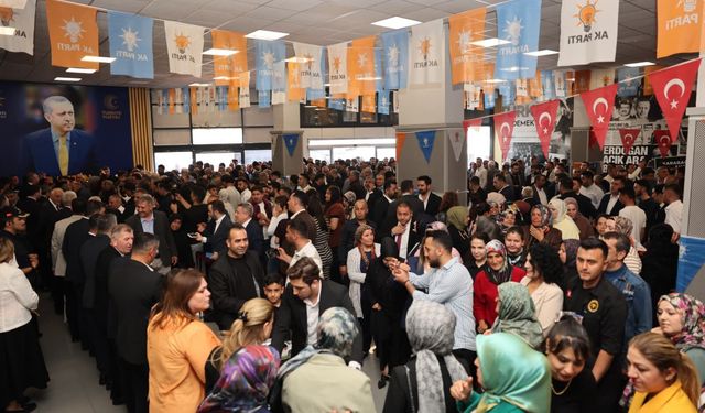 AK Parti Gaziantep’te tarihi bayramlaşma izdihamı! Tıpkı 2002 ruhu gibi