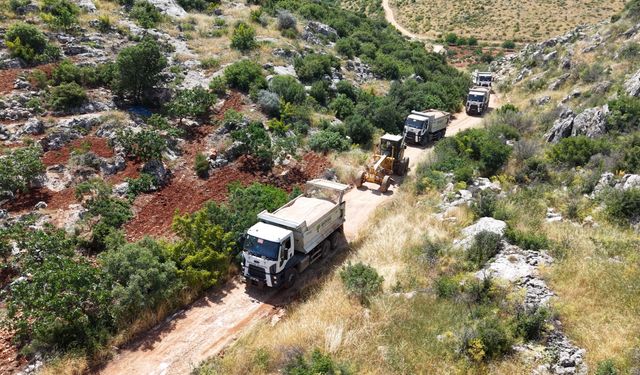 Gaziantep’te arazi yolları açma çalışmaları sürüyor
