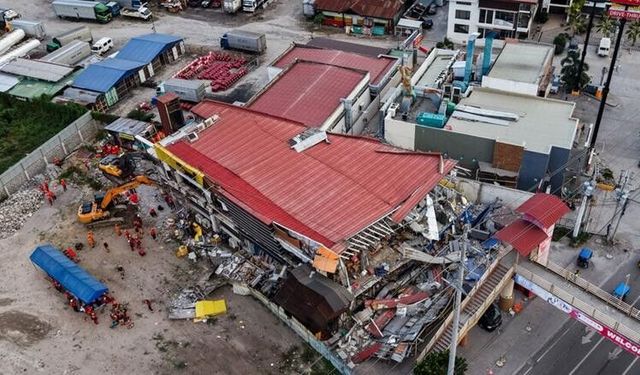 7.8 büyüklüğünde deprem! Ölü sayısı 45'e yükseldi