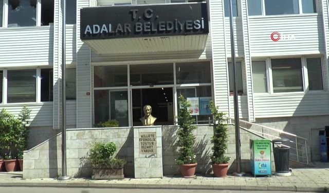 Adalar Belediyesi’ne yönelik operasyonda flaş gelişme! Belediye Başkanı dahil 39 şüpheli adliyede…
