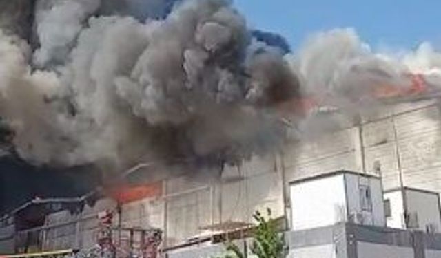 Gaziantep’te tekstil fabrikasında dev yangın! Çok sayıda sağlık ve itfaiye ekibi sevk edildi