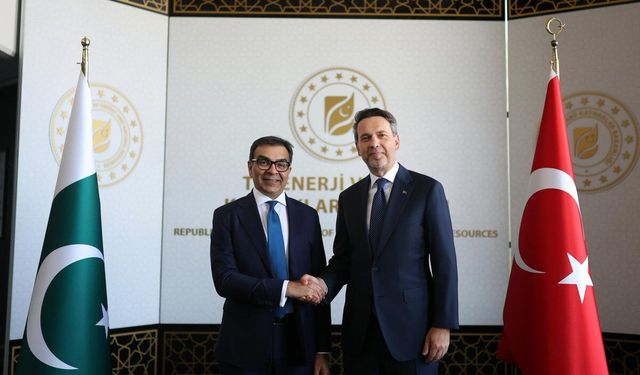 Türkiye'den Pakistan'a elektrikte özelleştirmeye destek! 3 anlaşma imzalandı