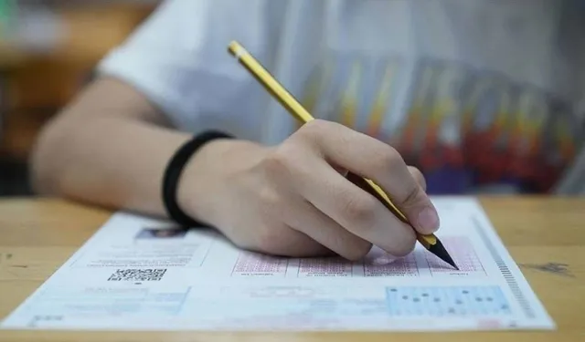 İOKBS sonuçları açıklandı! 70 bin öğrenci burs almaya hak kazandı