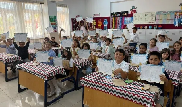 Yaz tatili başlıyor! 18 milyon öğrenci yarın karne alacak