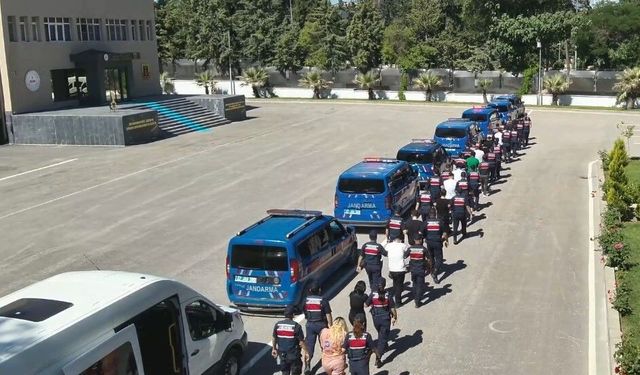 Suç örgütüne Gaziantep merkezi 13 ilde operasyon! 175 milyonluk vurgun…