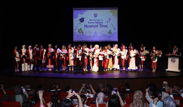 GAÜN’de mezuniyet töreni coşkuyla gerçekleştirildi