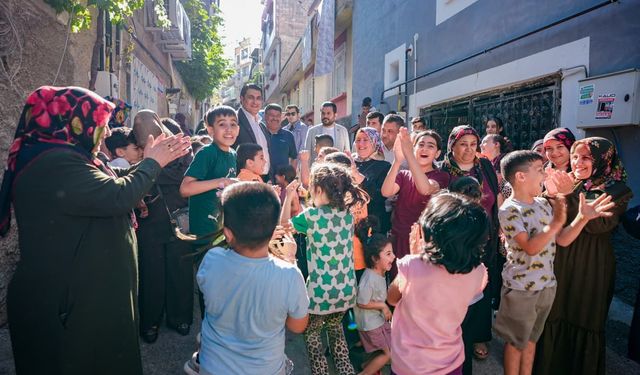 Umut Yılmaz sahaya indi! Mahalle sakinlerini dinledi..