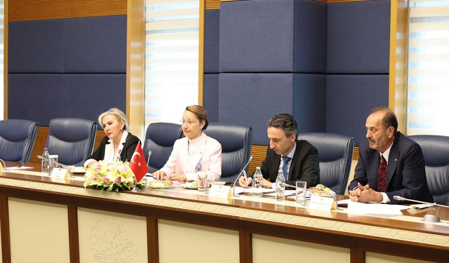 Bakbak, Peru Büyükelçisi Morales’i TBMM’de ağırladı