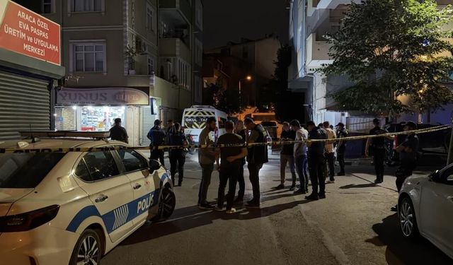 Sokak ortasında iki grup silahla çatıştı: Yoldan geçen vatandaş dahil 3 yaralı!