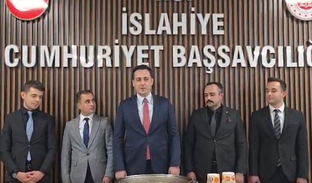 İslahiye Adliyesi’nde aşure ikramı