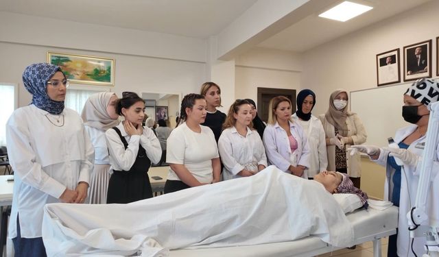 Gaziantep’te güzellik kurslarına yoğun ilgi! Mesleki teknikler hakkında eğitimler veriliyor…