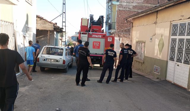 Malatya'da deprem paniği! Göçük meydana geldi...