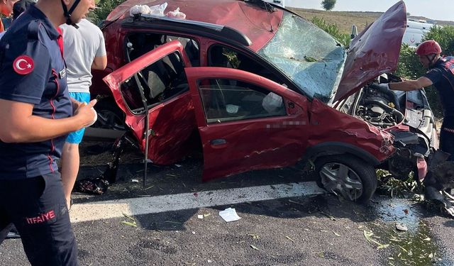 Gaziantep Otoyolu’nda feci kaza! Otomobil bariyerlere çarptı: Yaralılar var…
