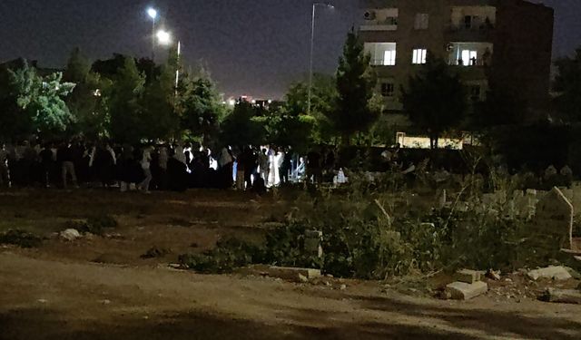 Mezarlıkta silahlı saldırı! 3 kişi hayatını kaybetti
