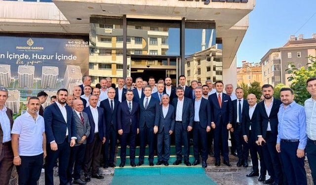 Milletvekilleri Bozgeyik ve Nasıroğlu Gaziantep’te esnaf ve iş insanlarıyla buluştu