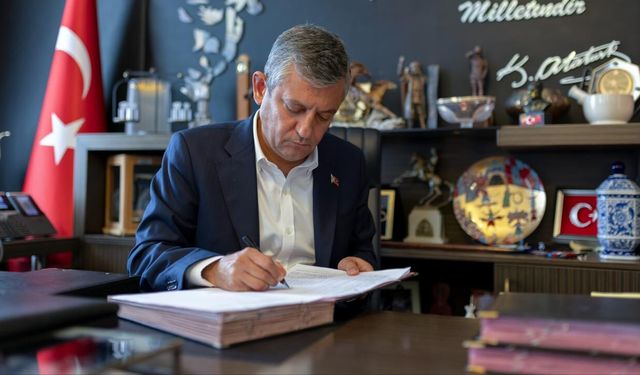 Özgür Özel, CHP’den resmen ayrıldı! Yeni Parti için start verildi…
