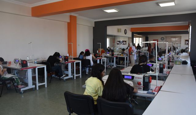 Gaziantep’te minik terziler iş başında