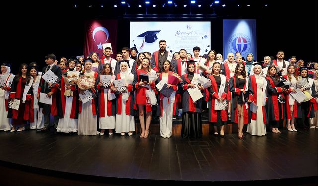 GAÜN’de mezuniyet heyecanı! Coşkulu bir törenle kutlandı
