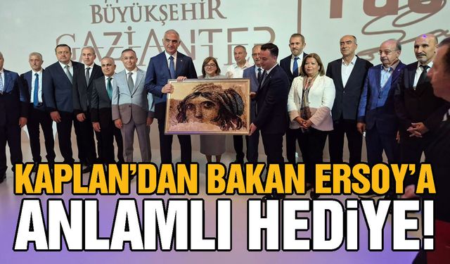 TİM Sektör Kurulu Başkanı Kaplan’dan Bakan Ersoy’a anlamlı hediye! Bakan Ersoy hayran kaldı…