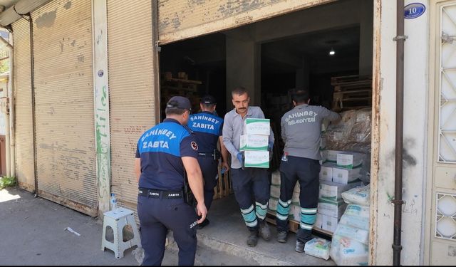Gaziantep’te şok baskın! Zabıta ekiplerinden sahte etiket operasyonu düzenlendi…