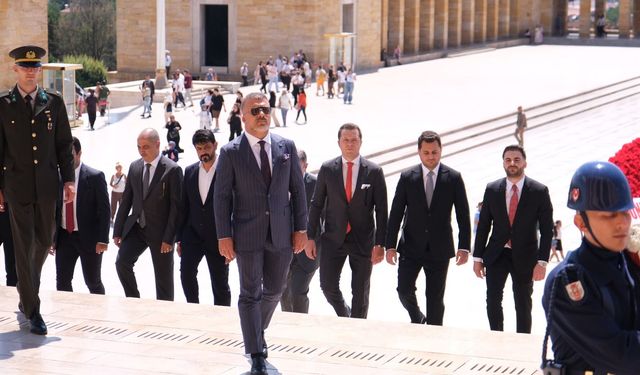 Kadooğlu ve Güneydoğulu İhracatçılardan Anıtkabir’e ziyaret! Üretim ve İhracatın Hizmetindeyiz