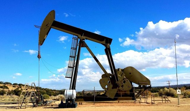 Gerilim fiyatları yukarı taşıdı! Petrolde yön arayışı sürüyor