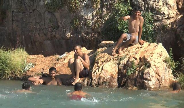 Gaziantep’te sıcaktan bunalanlar Sıtma Çayı'na akın etti