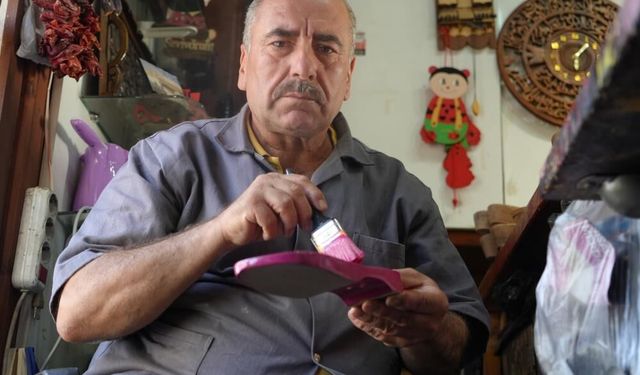Gaziantepli usta, unutulmaya yüz tutan mesleğini yaşatıyor