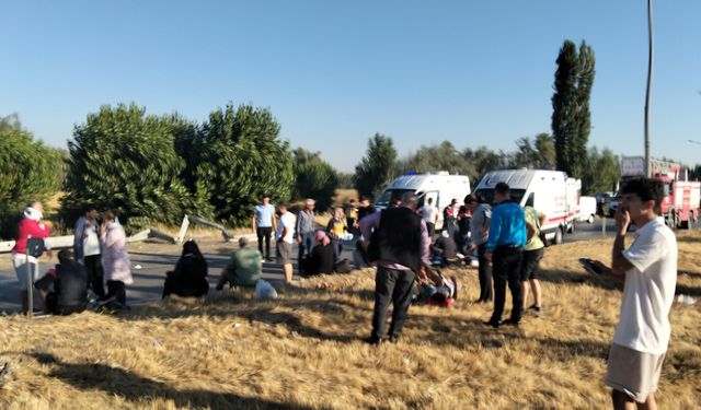 Afyonkarahisar'da yolcu otobüsü devrildi! Yaralılar var
