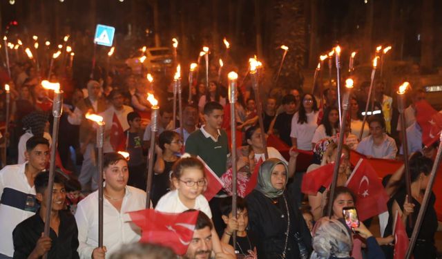 Gaziantep Nizip’ten 20 bin ışık yükseldi