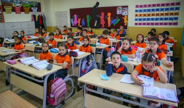 Okullar açıldı, öğretmen ve öğrencilerin mobilya telaşı başladı!