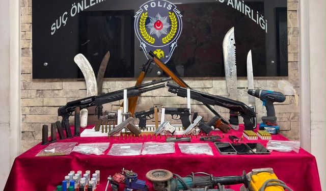 Gaziantep’te operasyon: Çok sayıda silah ve uyuşturucu madde ele geçirildi!