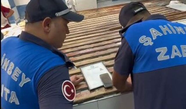 Gaziantep’te ekipleri hayrete düşüren savunma! İki böcekten ne olacak?