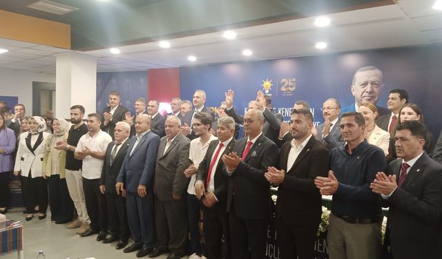 YRP ve İYİ Parti’den istifa eden 18 isim AK Parti’ye katıldı: Rozetlerini Güler taktı!