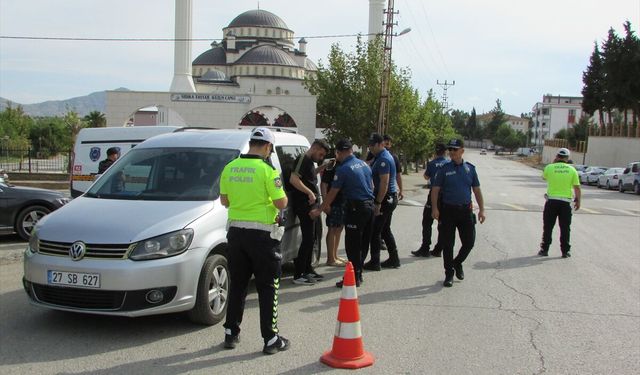 Gaziantep’te okul ve yurt çevrelerinde trafik ve asayiş denetimi
